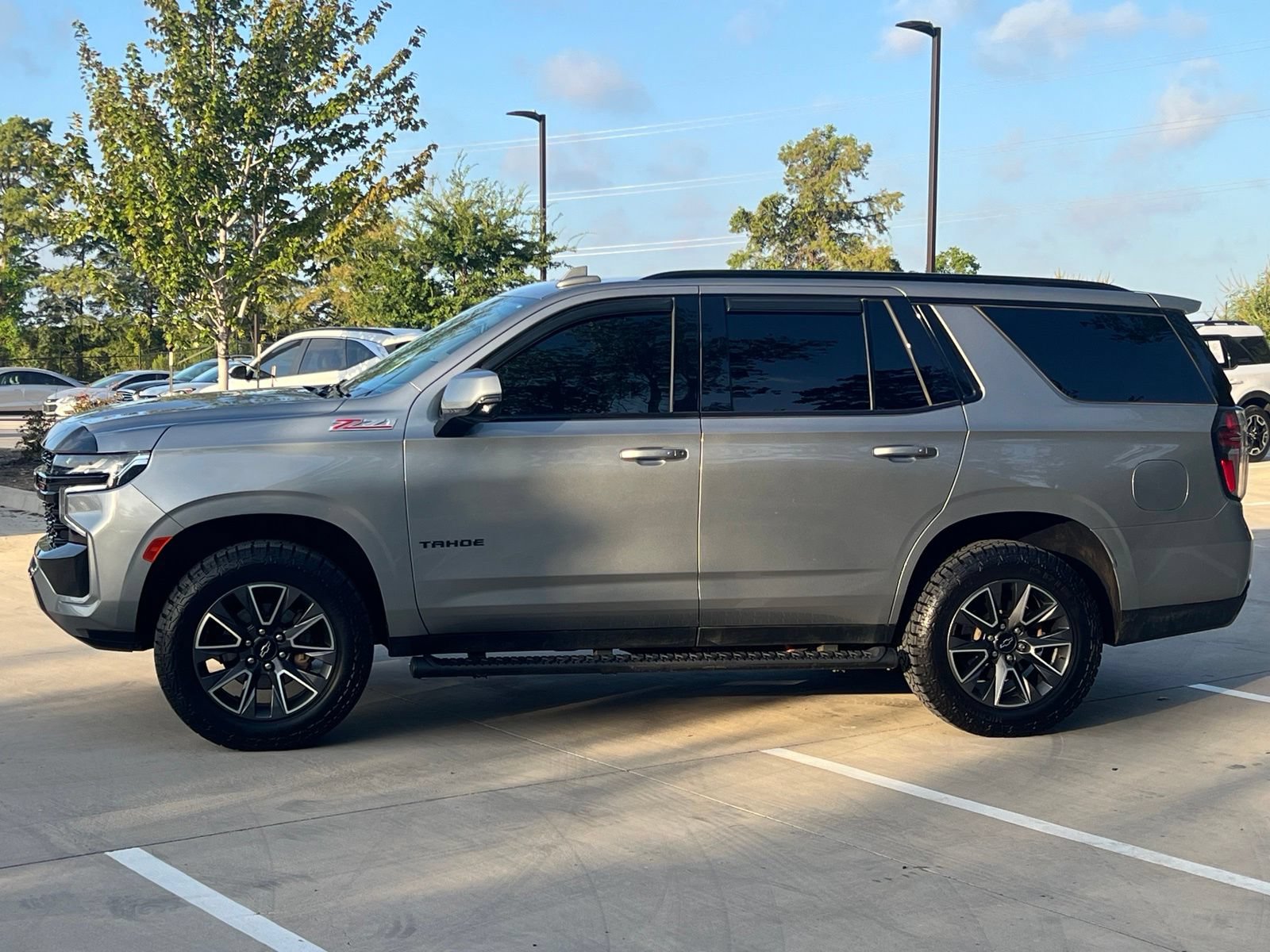 Used 2023 Chevrolet Tahoe Z71 w/ Luxury Package AWD/4WD image 6