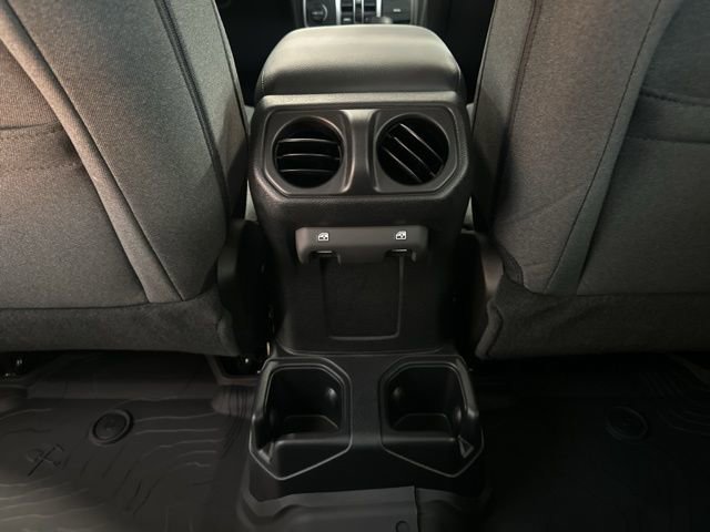 New 2025 Jeep Wrangler Willys AWD/4WD image 39
