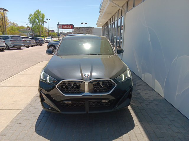 New 2025 BMW X2 xDrive28i w/ Convenience Package AWD/4WD image 2