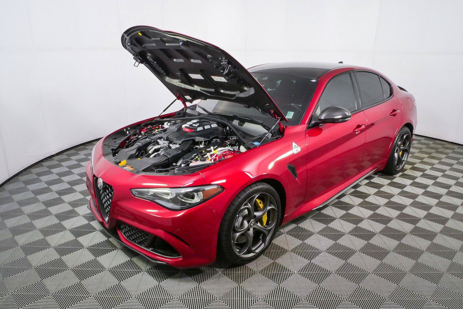 Used 2024 Alfa Romeo Giulia Quadrifoglio RWD image 29