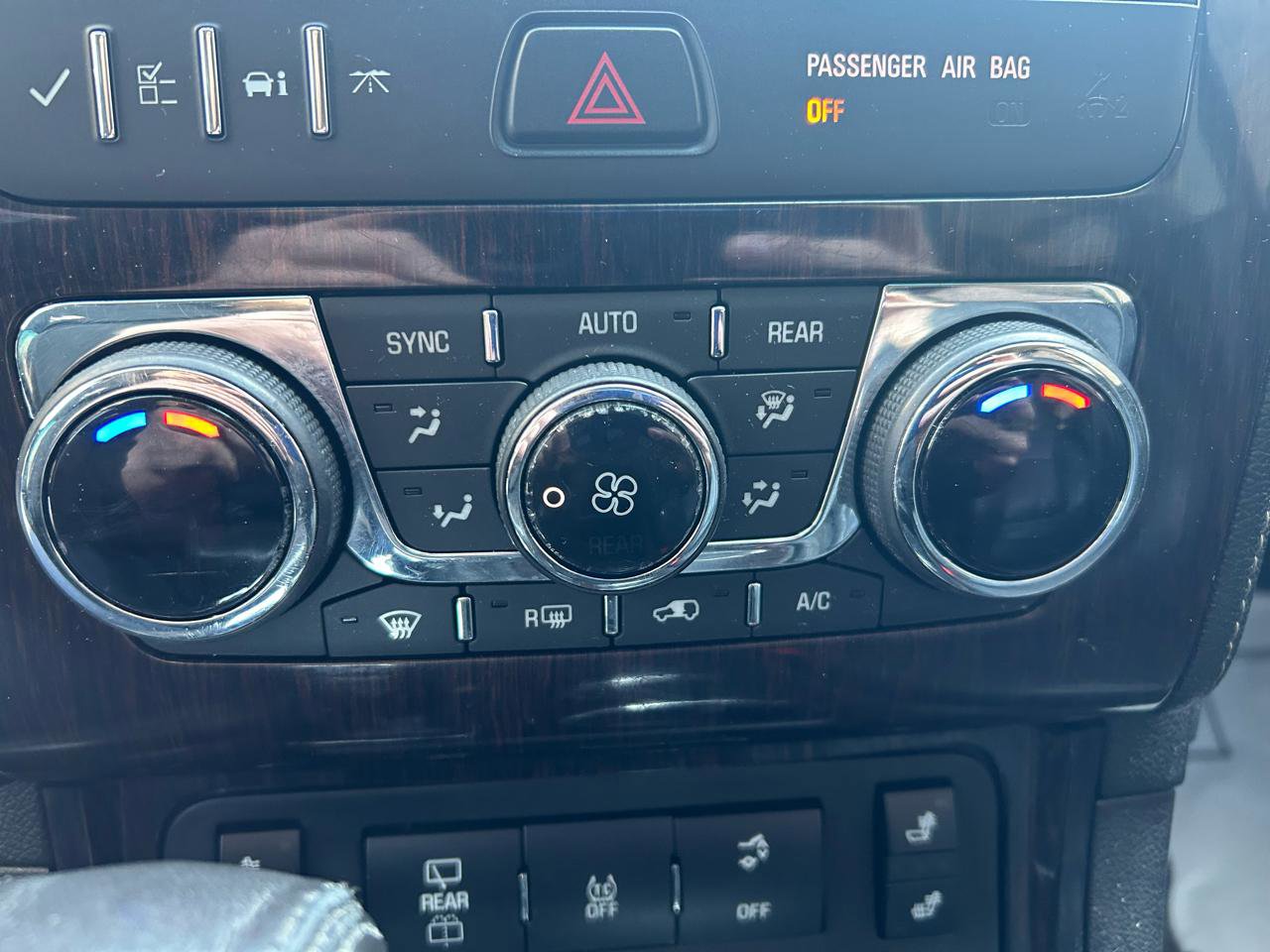 Used 2015 Chevrolet Traverse LT image 24