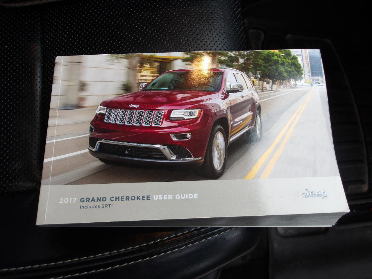 Used 2017 Jeep Grand Cherokee Limited w/ Luxury Group II image 27