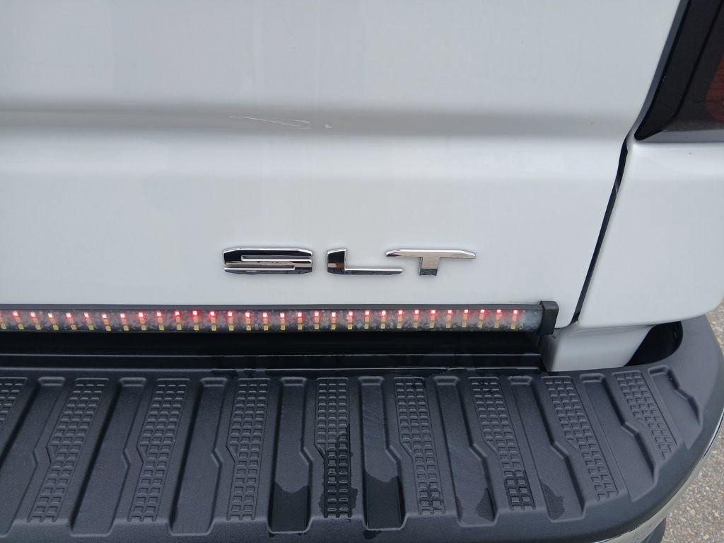 Used 2024 GMC Sierra 1500 SLT w/ SLT Premium Plus Package AWD/4WD image 11