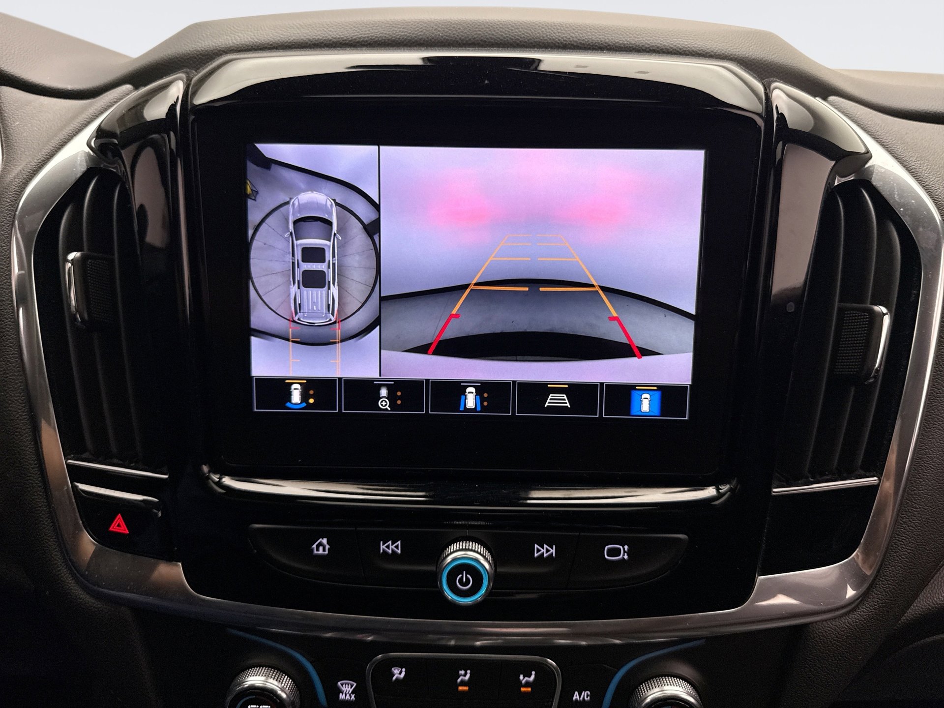 Used 2023 Chevrolet Traverse RS w/ LPO, Floor Liner Package AWD/4WD image 16