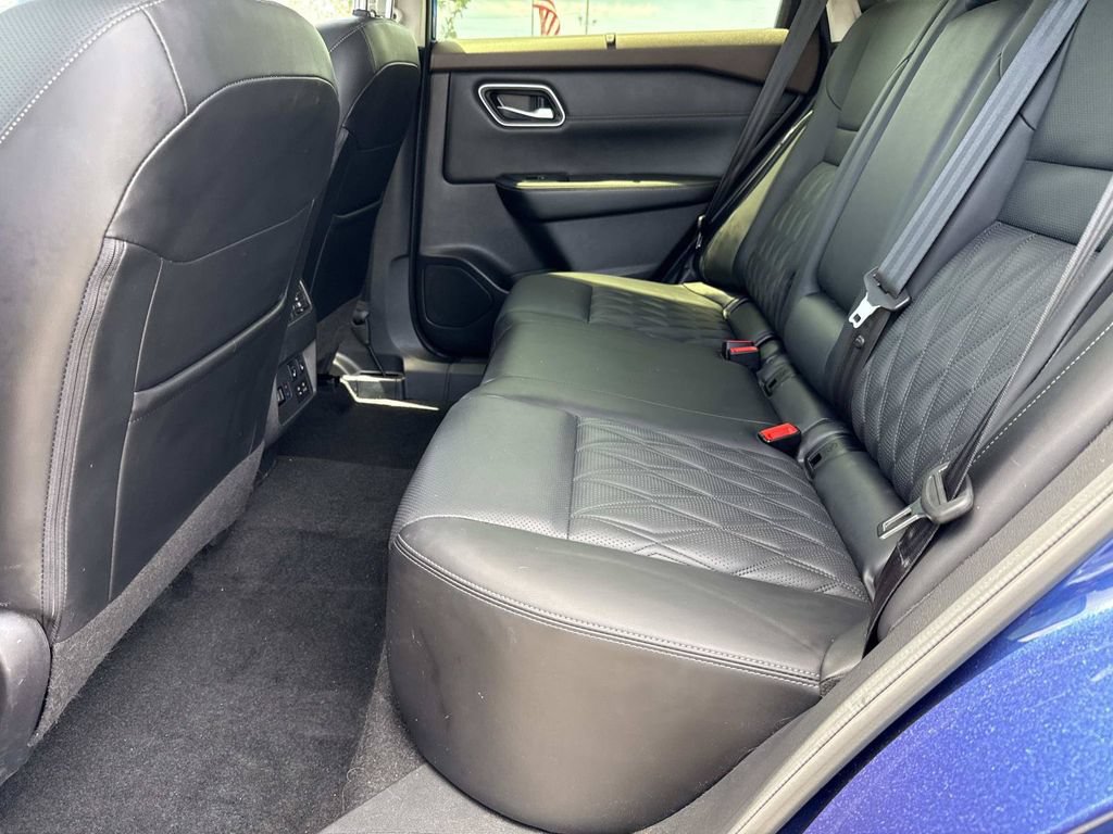 Certified 2023 Nissan Rogue Platinum w/ Platinum Premium Package FWD image 15