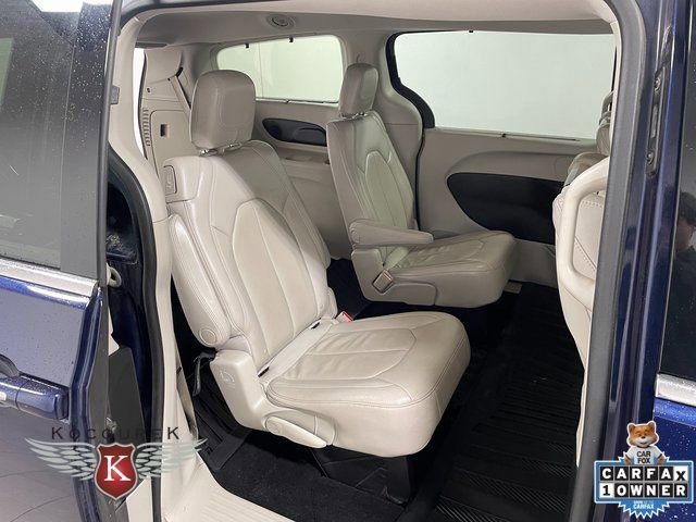 Used 2018 Chrysler Pacifica Touring-L Plus image 22