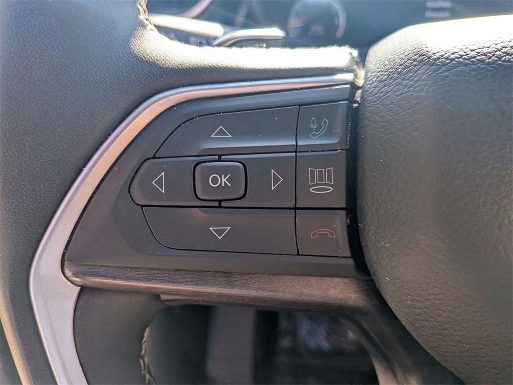 Used 2024 Jeep Grand Cherokee L Limited w/ Luxury Tech Group II image 23