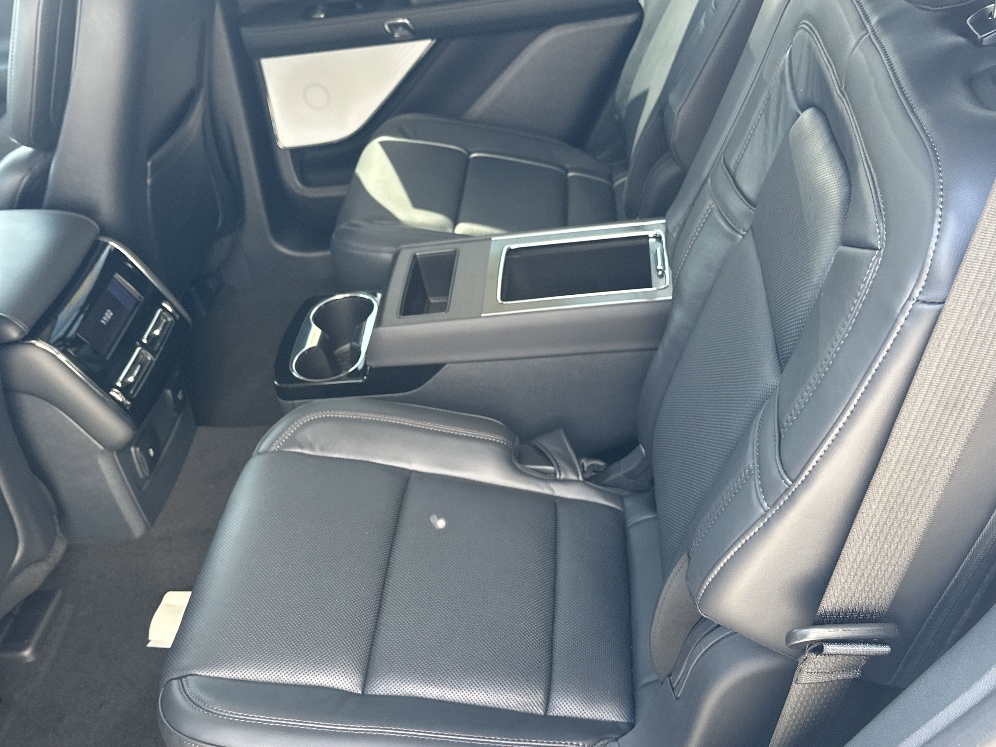 New 2025 Lincoln Aviator Reserve w/ Luxury Package image 13