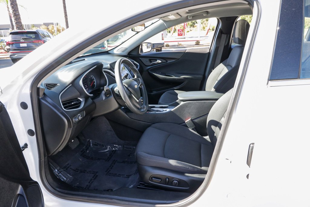 Used 2023 Chevrolet Malibu LT FWD image 14