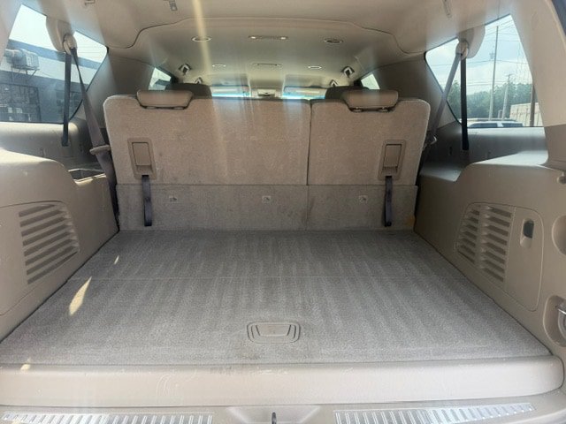 Used 2018 Chevrolet Suburban LT AWD/4WD image 8