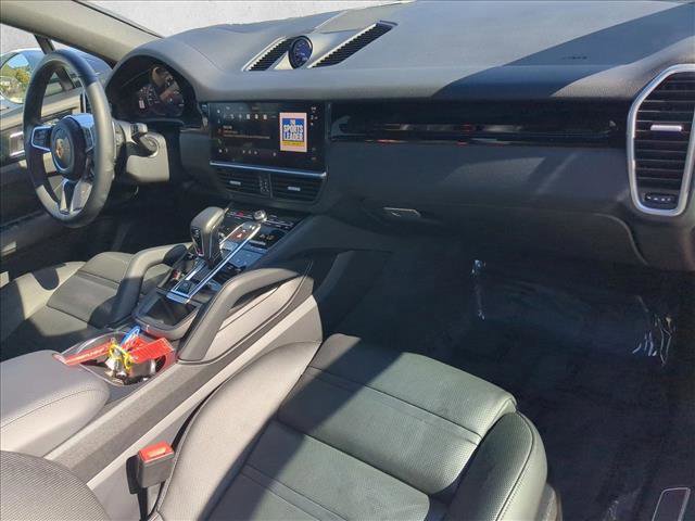 Used 2023 Porsche Cayenne Coupe image 22