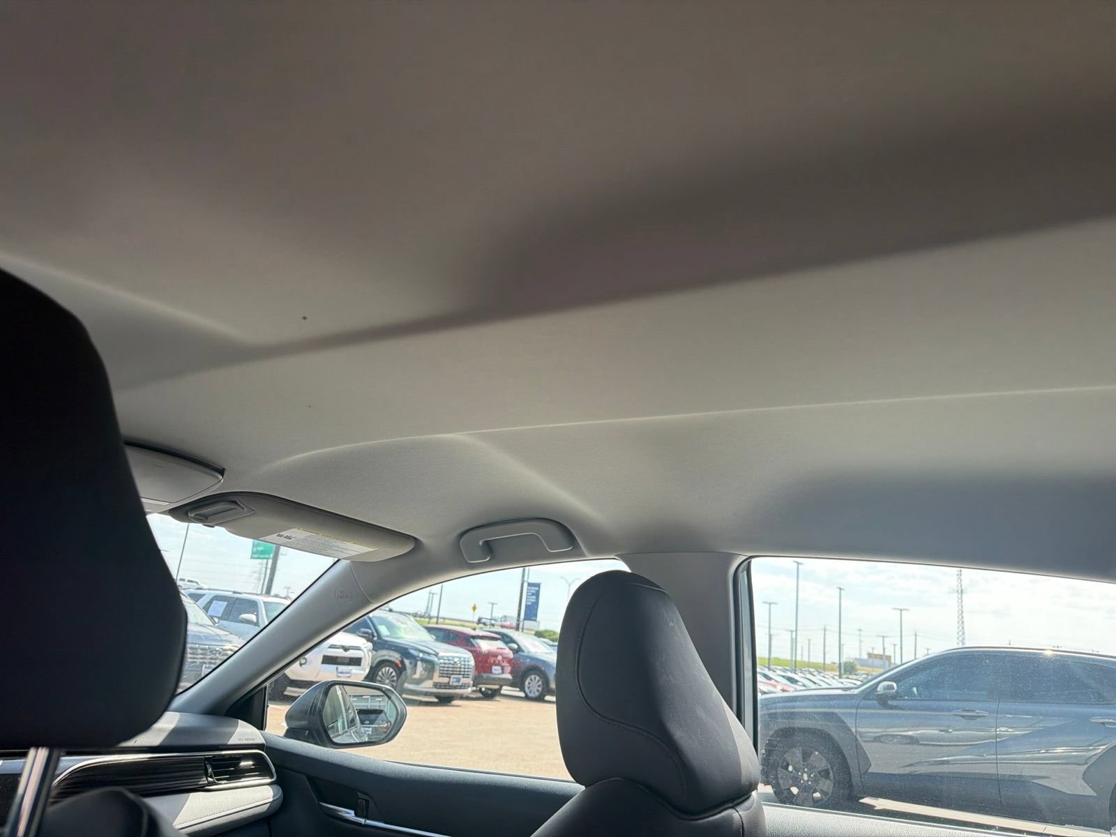 Used 2020 Toyota Camry XLE FWD image 13