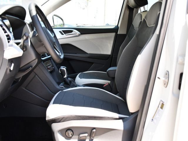 New 2026 Volkswagen Taos SE AWD/4WD image 12