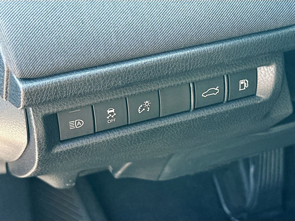 Used 2025 Toyota Camry LE image 14