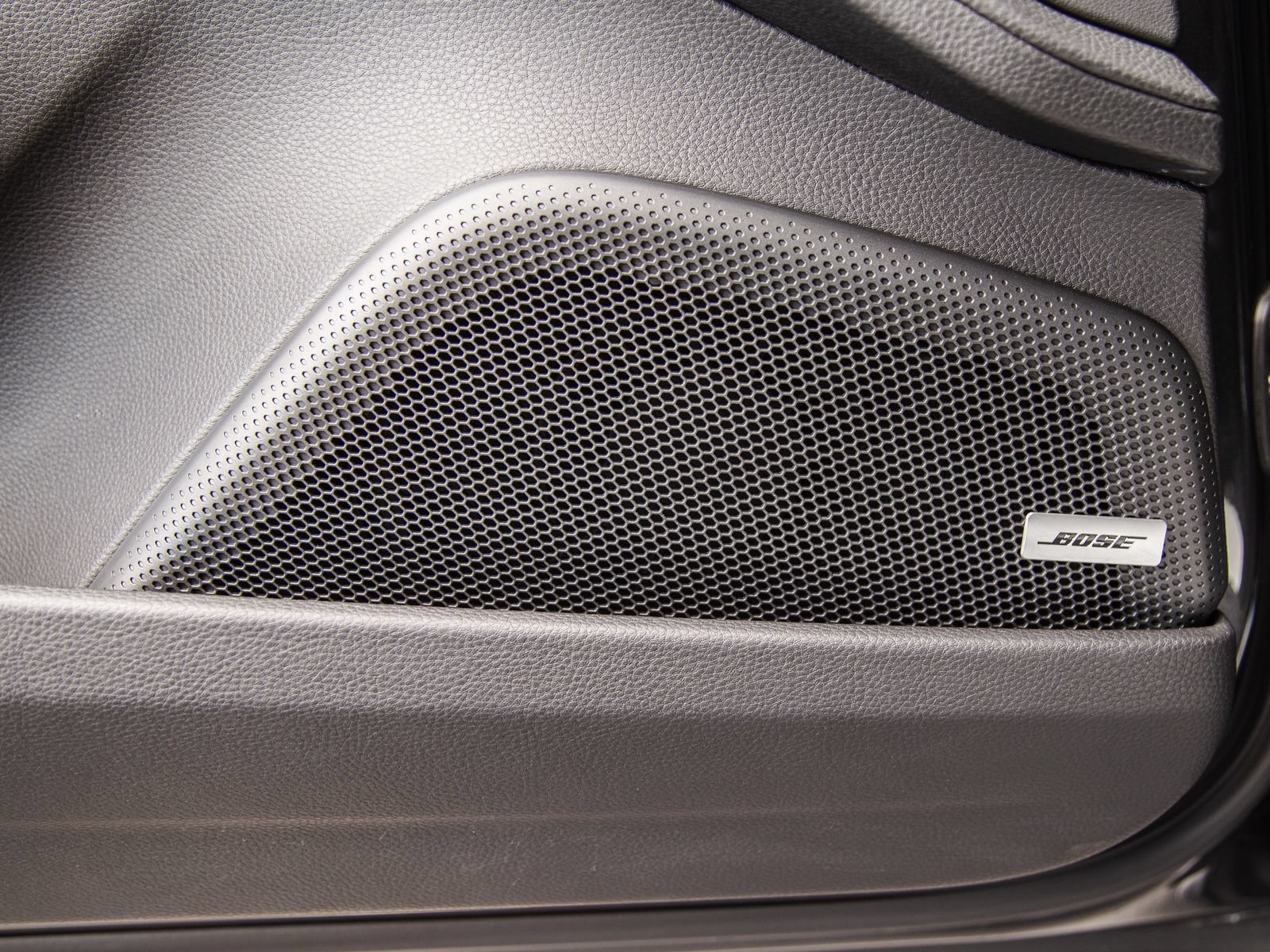 Certified 2025 Porsche Panamera RWD image 15