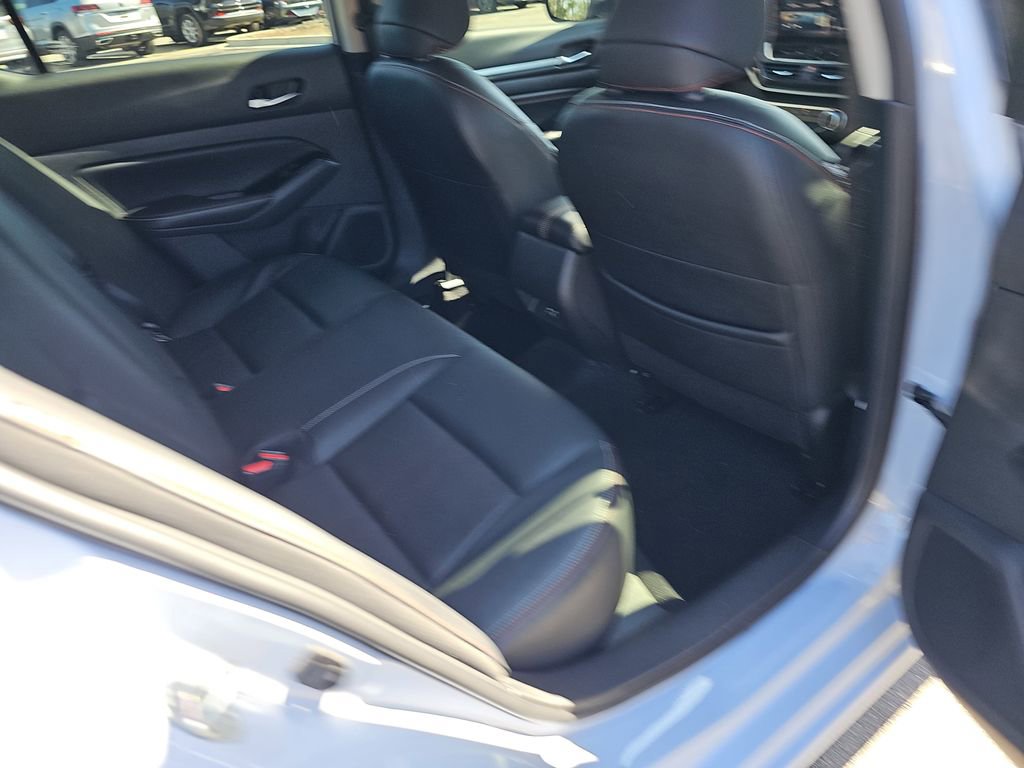 Used 2023 Nissan Altima 2.5 SR w/ SR Premium Package image 14