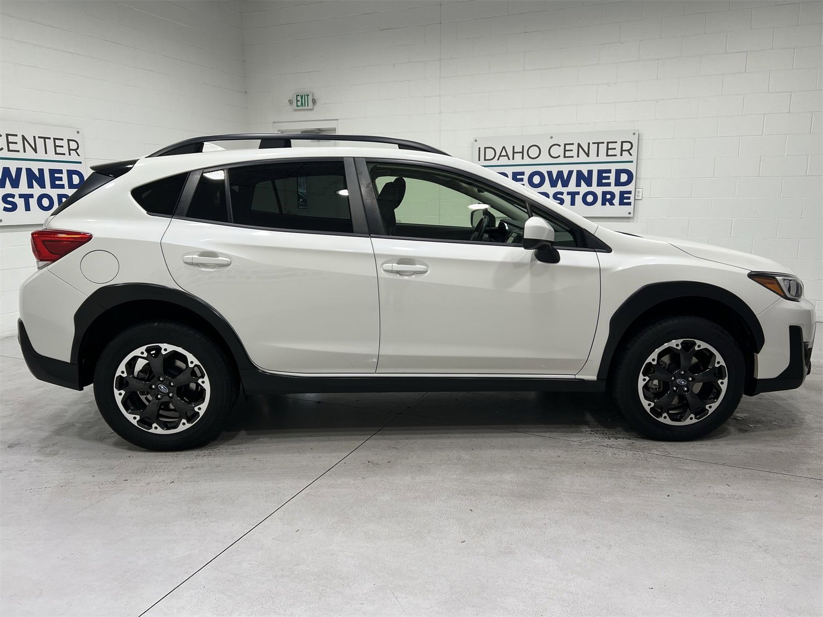 Used 2023 Subaru Crosstrek 2.0i Premium image 9