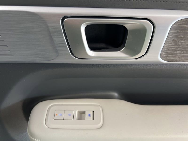 Used 2024 Hyundai Santa Fe Limited AWD/4WD image 15