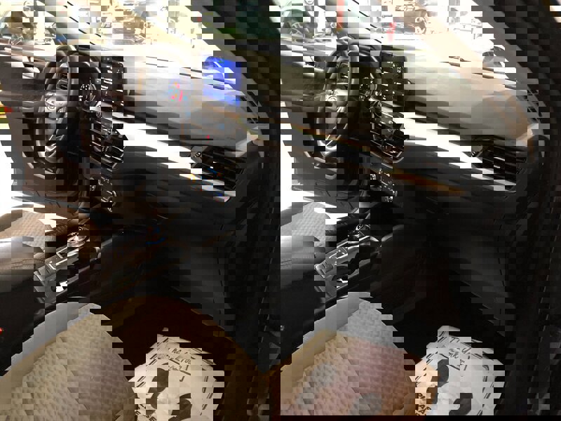 Used 2020 Ford Escape SE image 19