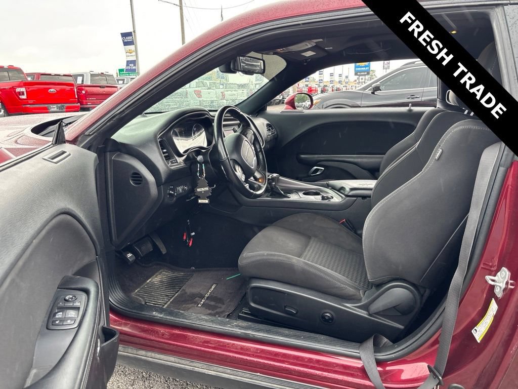 Used 2019 Dodge Challenger R/T w/ Driver Convenience Group RWD image 5