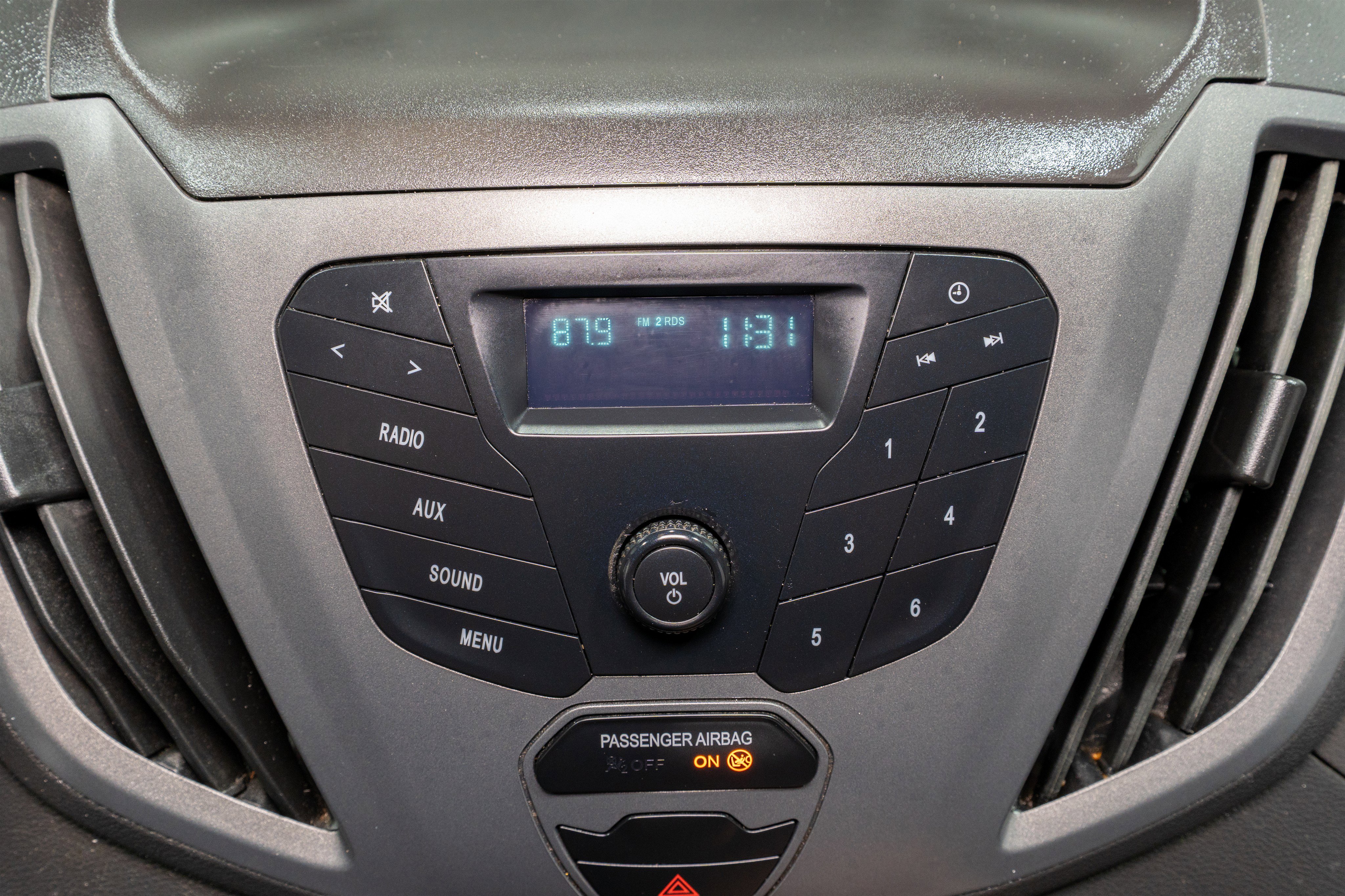 Used 2019 Ford Transit 150 130 Low Roof RWD image 17