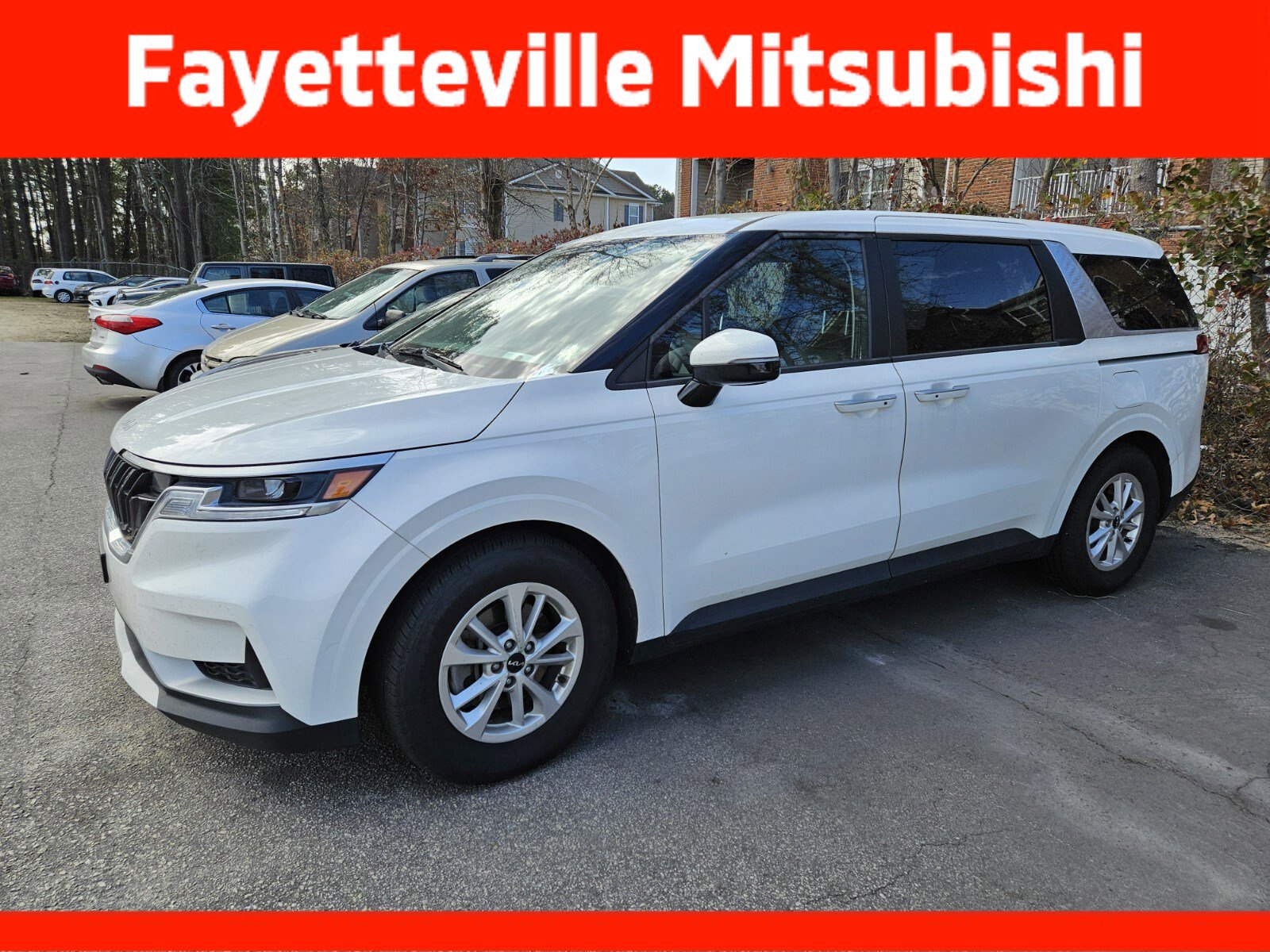 Used 2022 Kia Carnival LX image 8