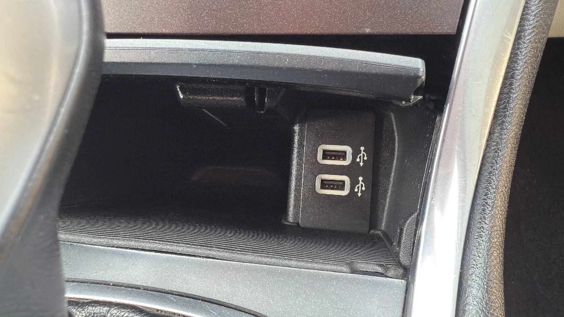 Used 2016 Ford Edge Titanium w/ Technology Package image 19