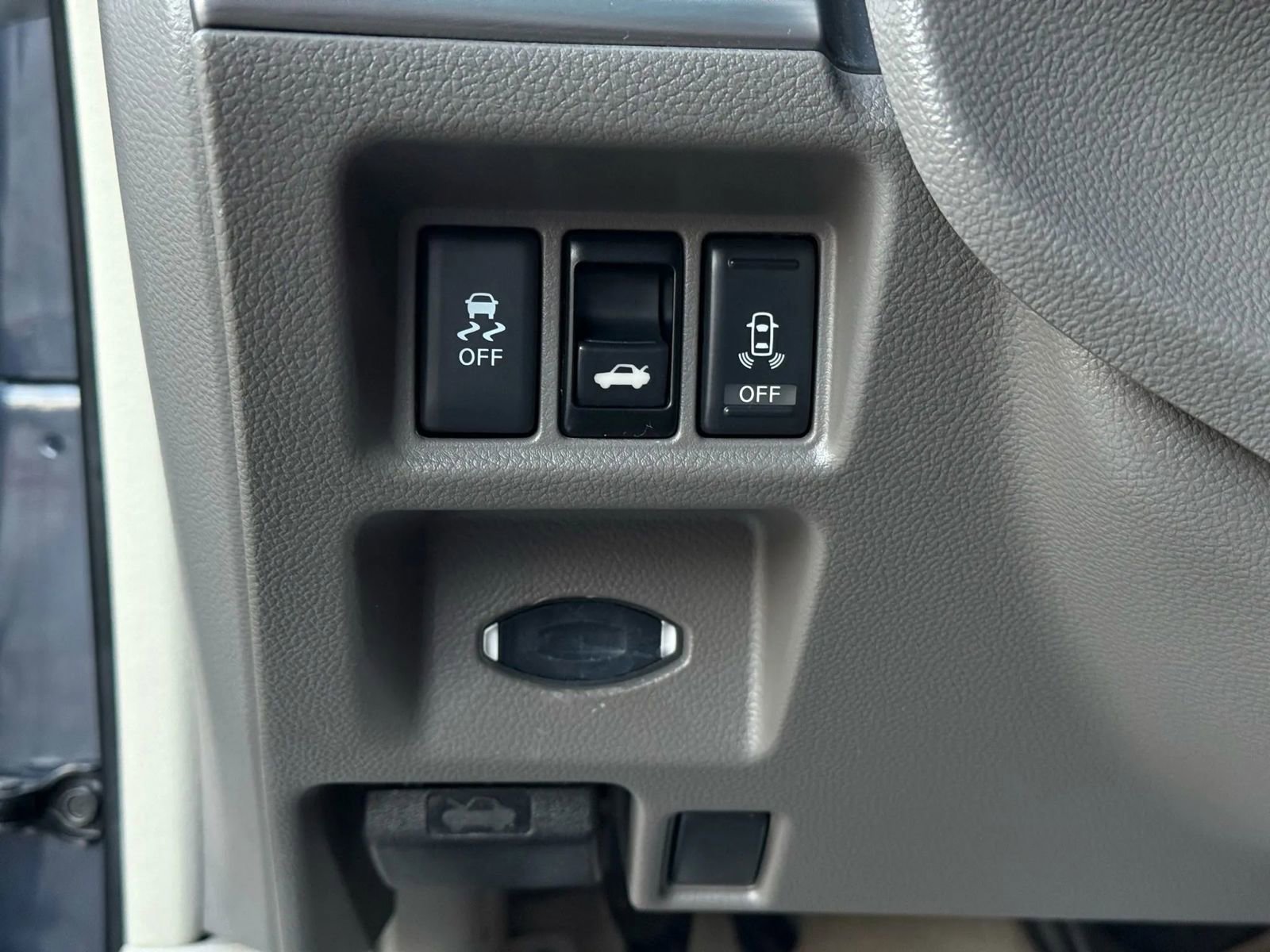 Used 2011 INFINITI G37 Journey w/ Premium Pkg image 31