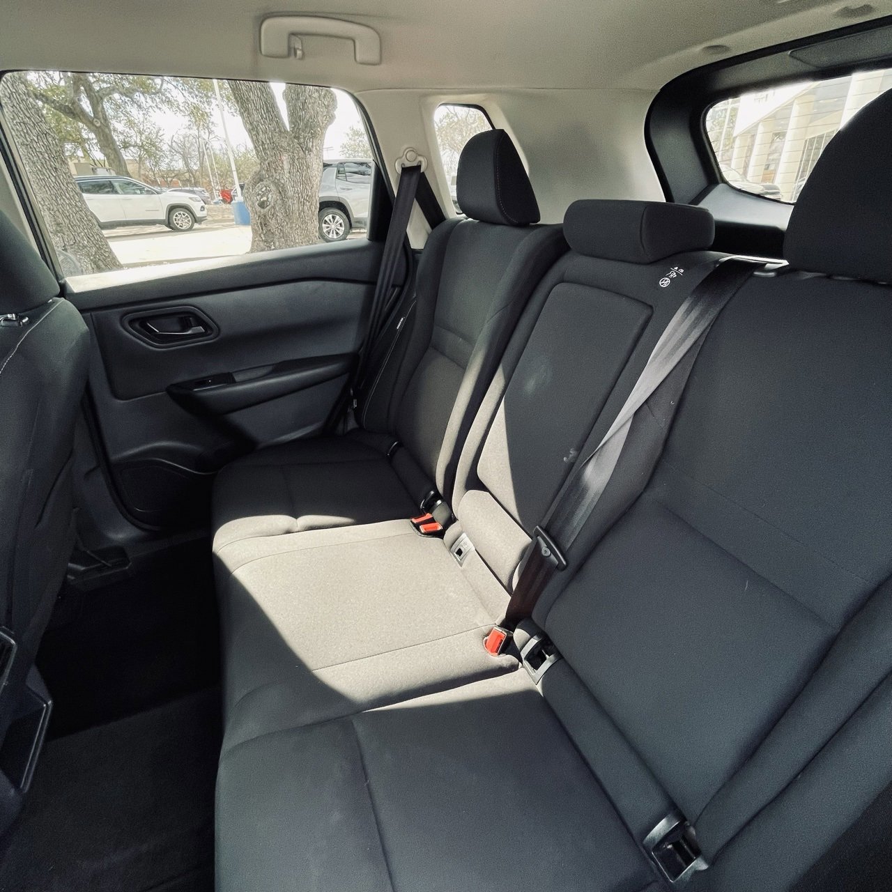 Used 2024 Nissan Rogue S image 22