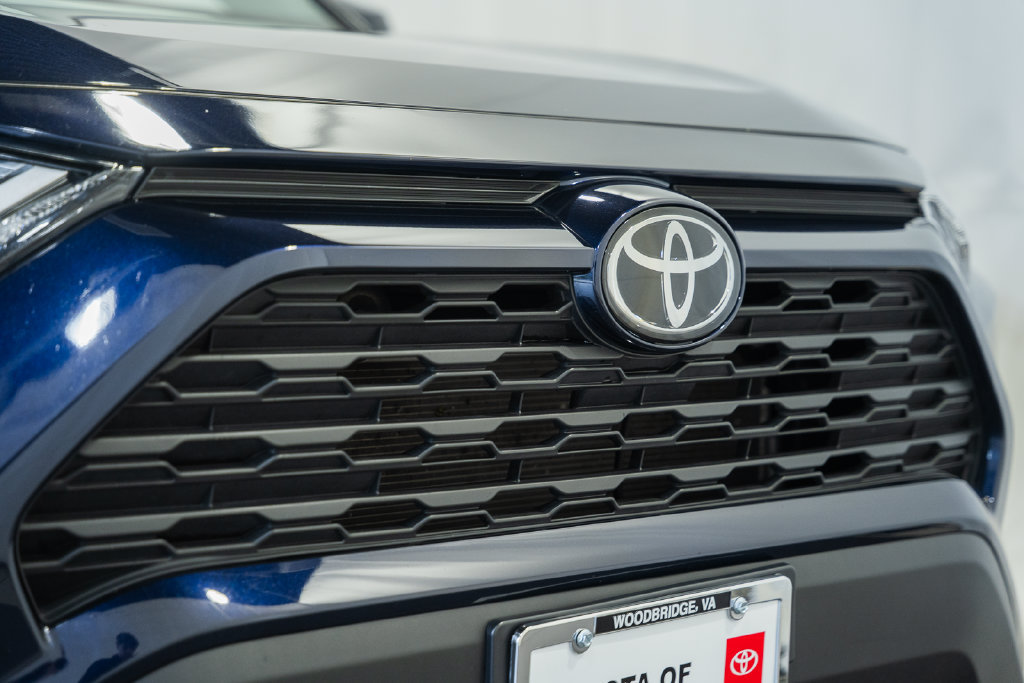 Used 2025 Toyota RAV4 XLE AWD/4WD image 9