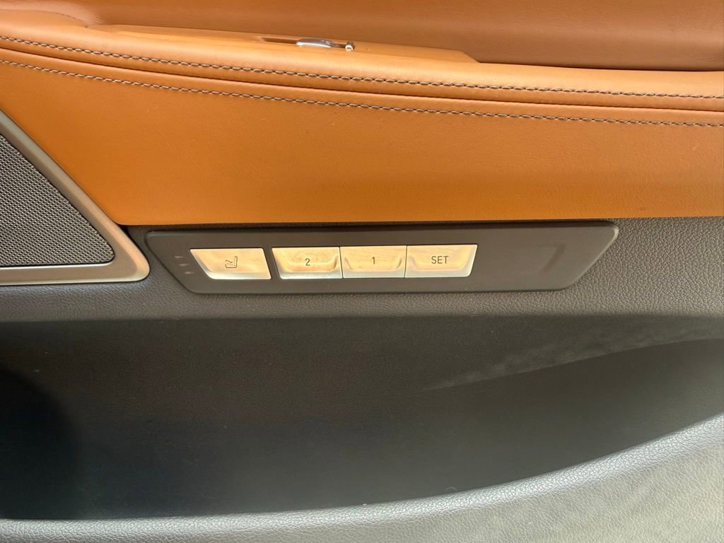 Used 2017 BMW 750i xDrive image 36