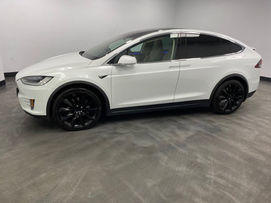 Used 2017 Tesla Model X 90D image 3