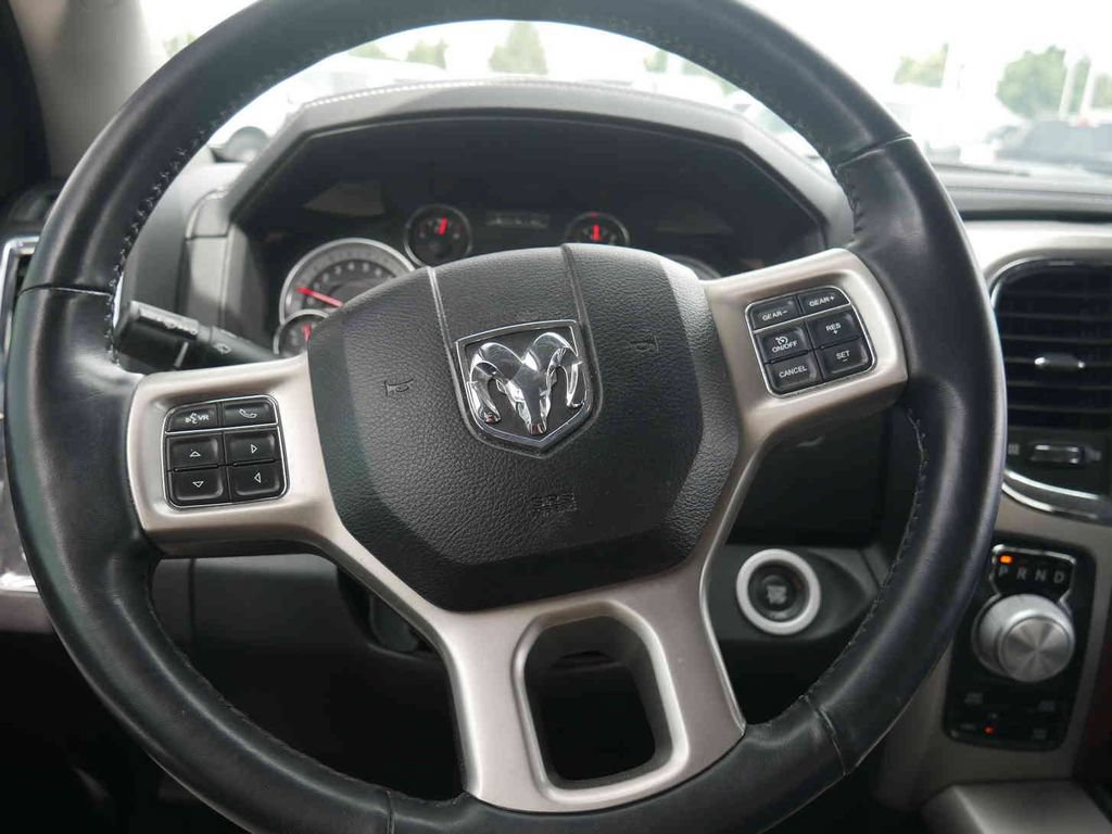 Used 2018 RAM 1500 Laramie w/ Convenience Group AWD/4WD image 39