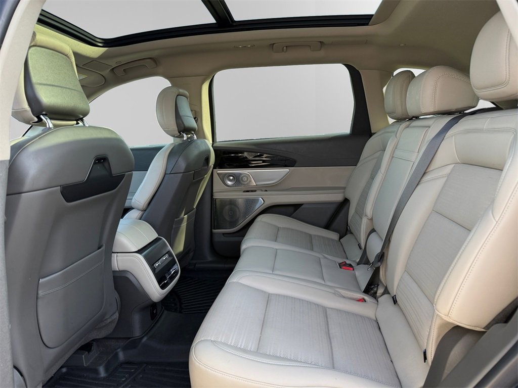 Used 2024 Lincoln Nautilus Reserve w/ Equipment Group 203A image 13