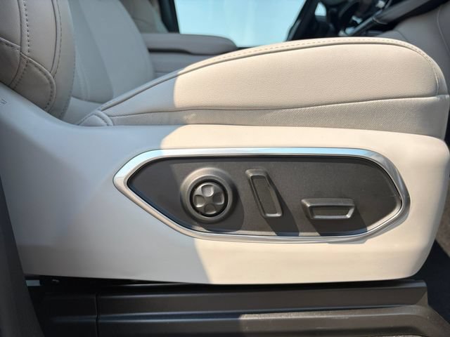 New 2026 Jeep Grand Wagoneer 4WD w/ Premium Group I image 30