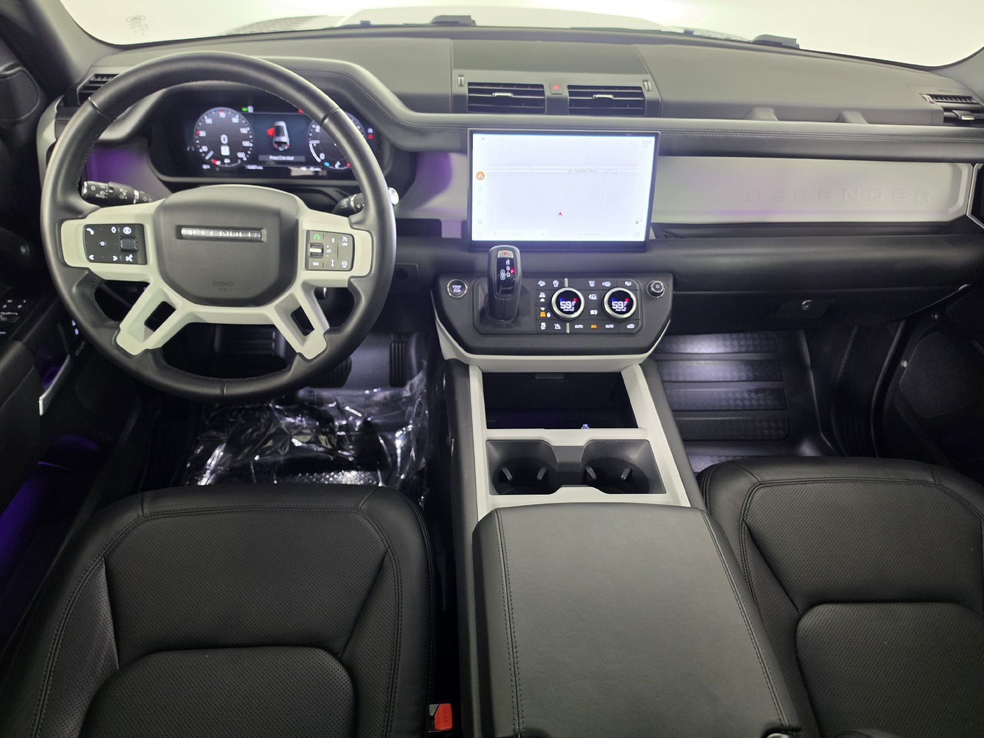 Used 2025 Land Rover Defender 130 X-Dynamic SE AWD/4WD image 19