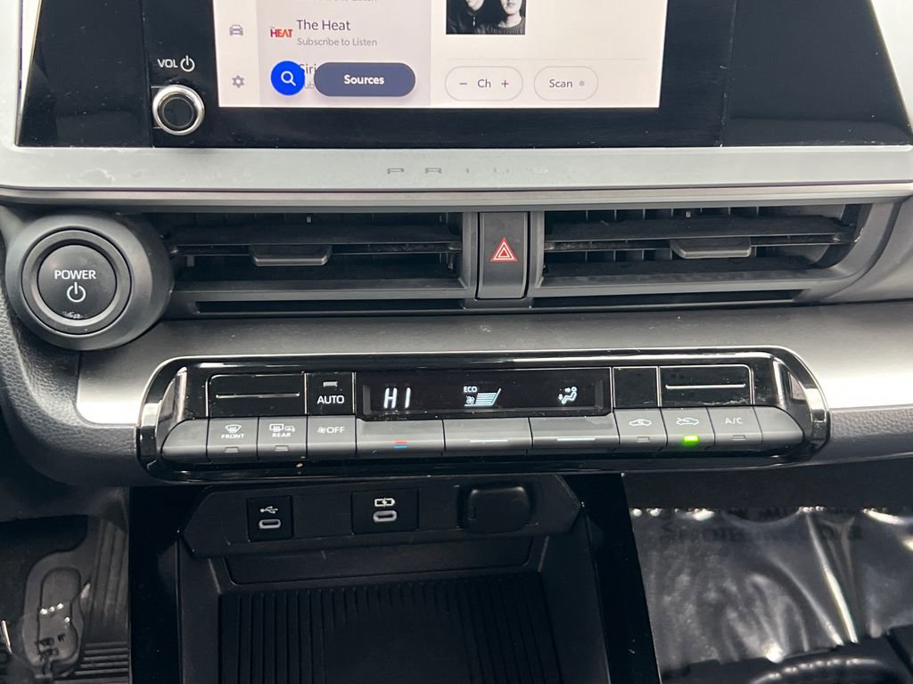 Used 2024 Toyota Prius LE image 19