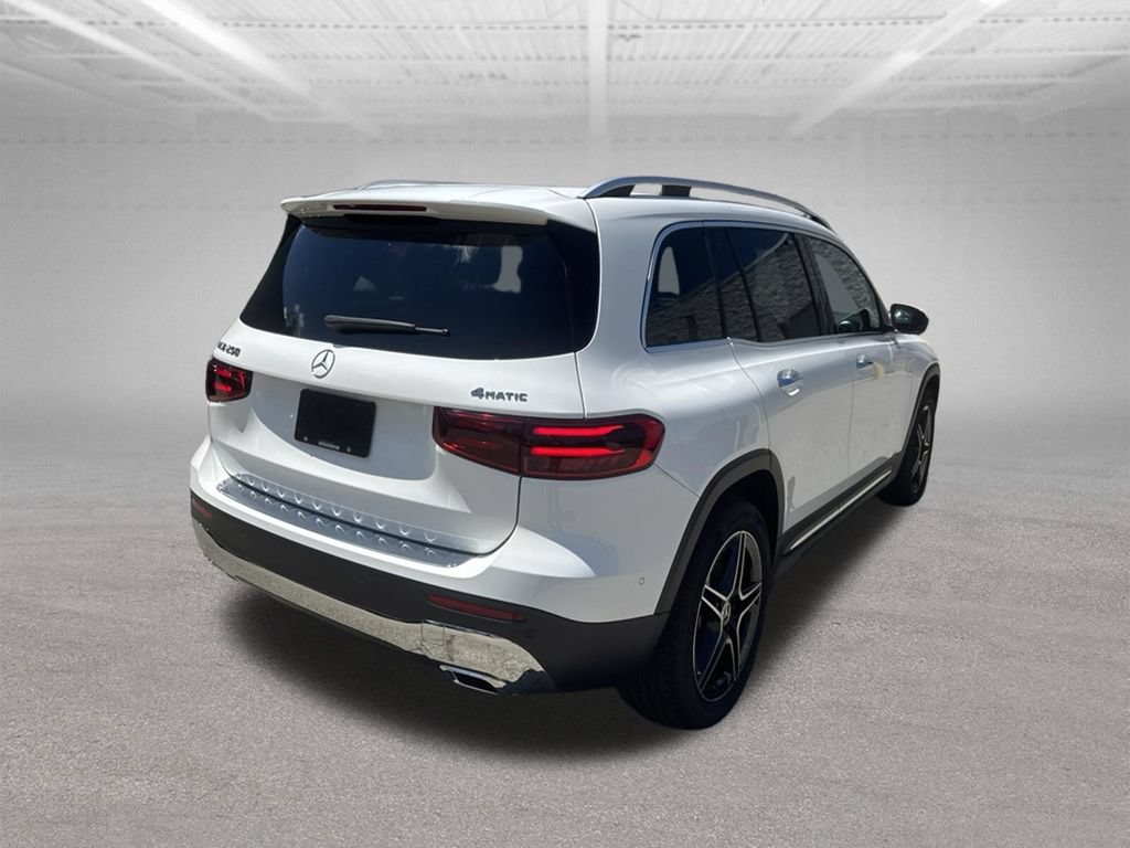 Used 2026 Mercedes-Benz GLB 250 4MATIC image 5