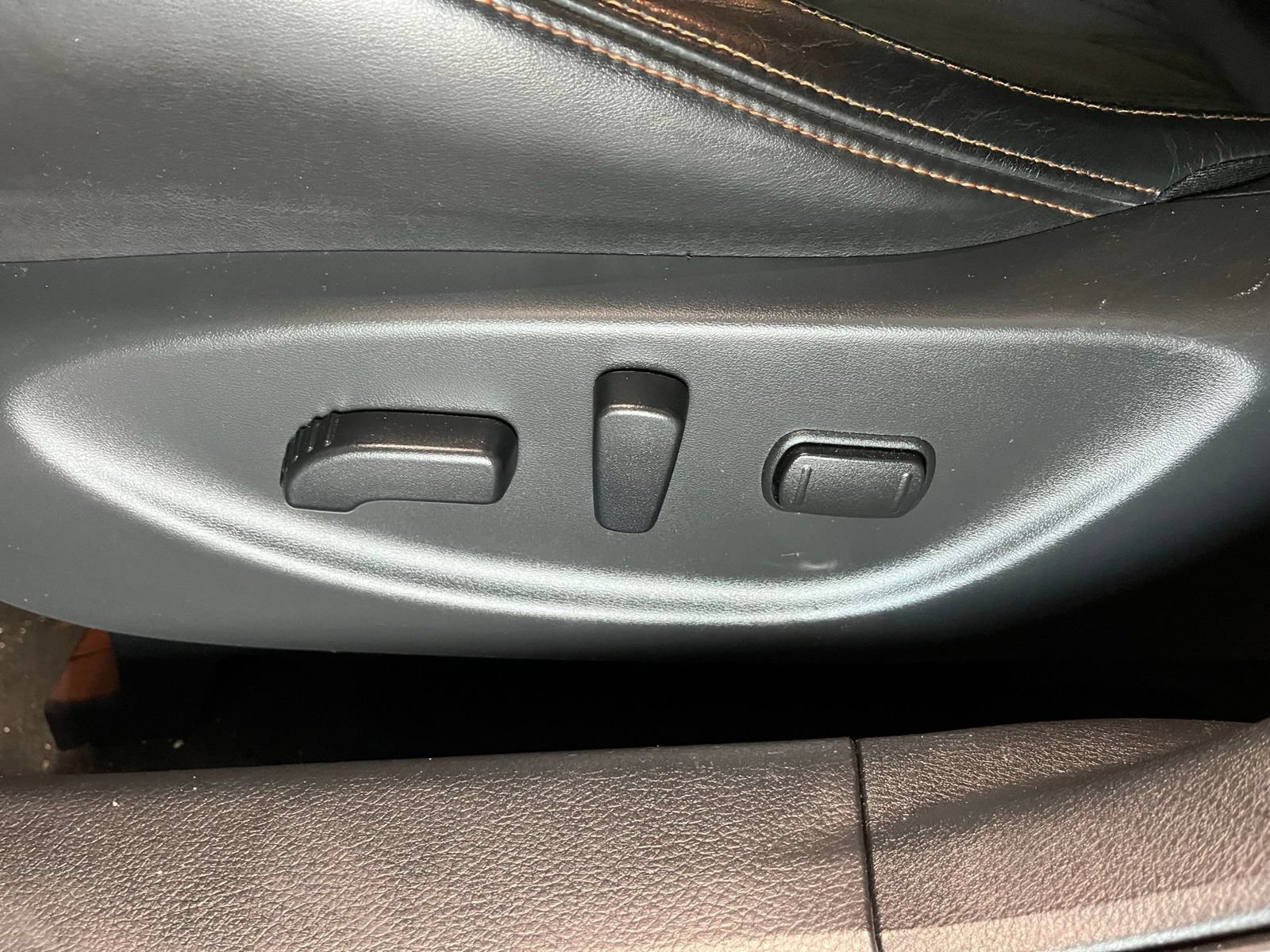 Used 2022 Nissan Maxima SR w/ Sport Mat Group FWD image 19