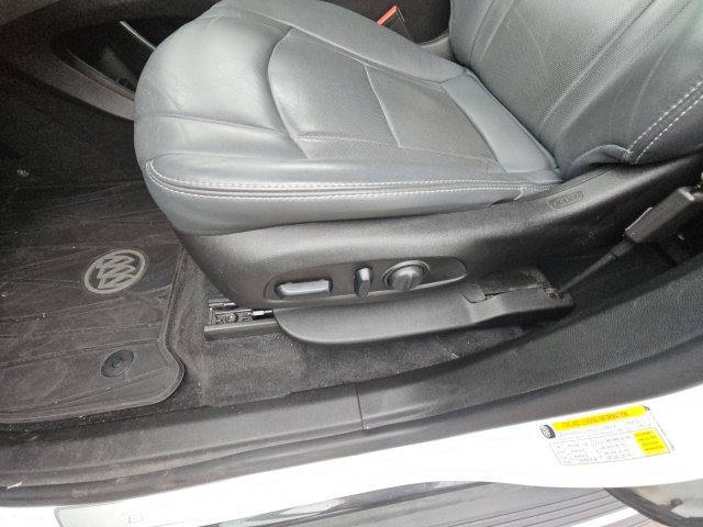 Used 2019 Buick Enclave Essence w/ LPO, Luxury Package AWD/4WD image 16
