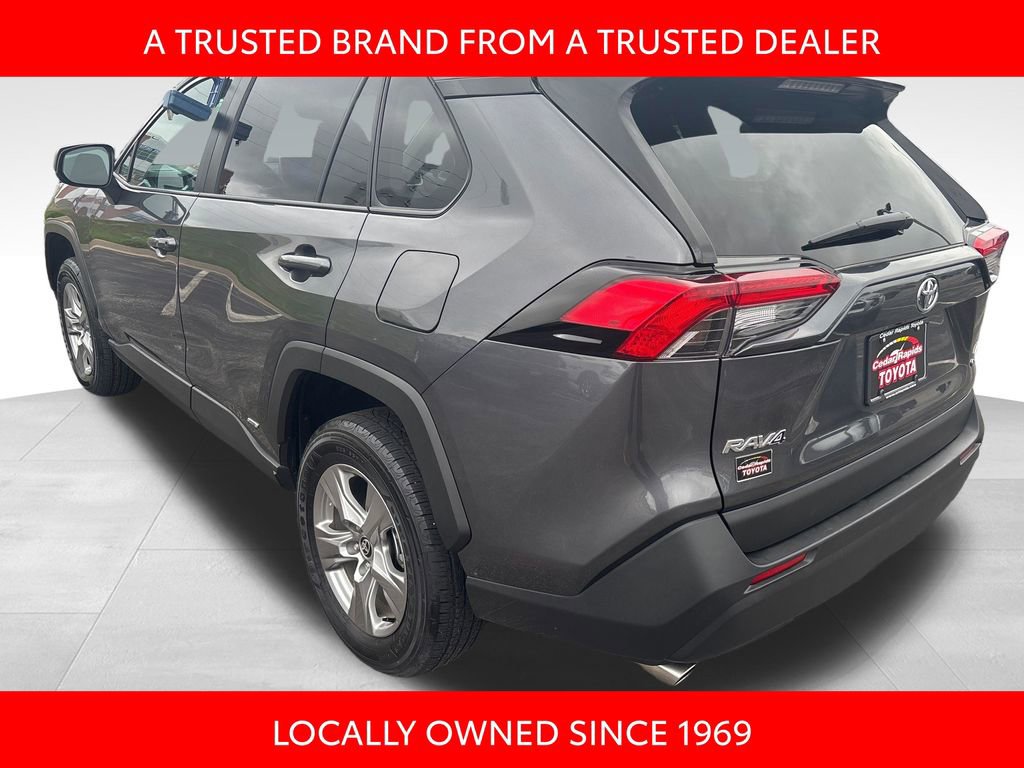Certified 2025 Toyota RAV4 LE AWD/4WD image 4