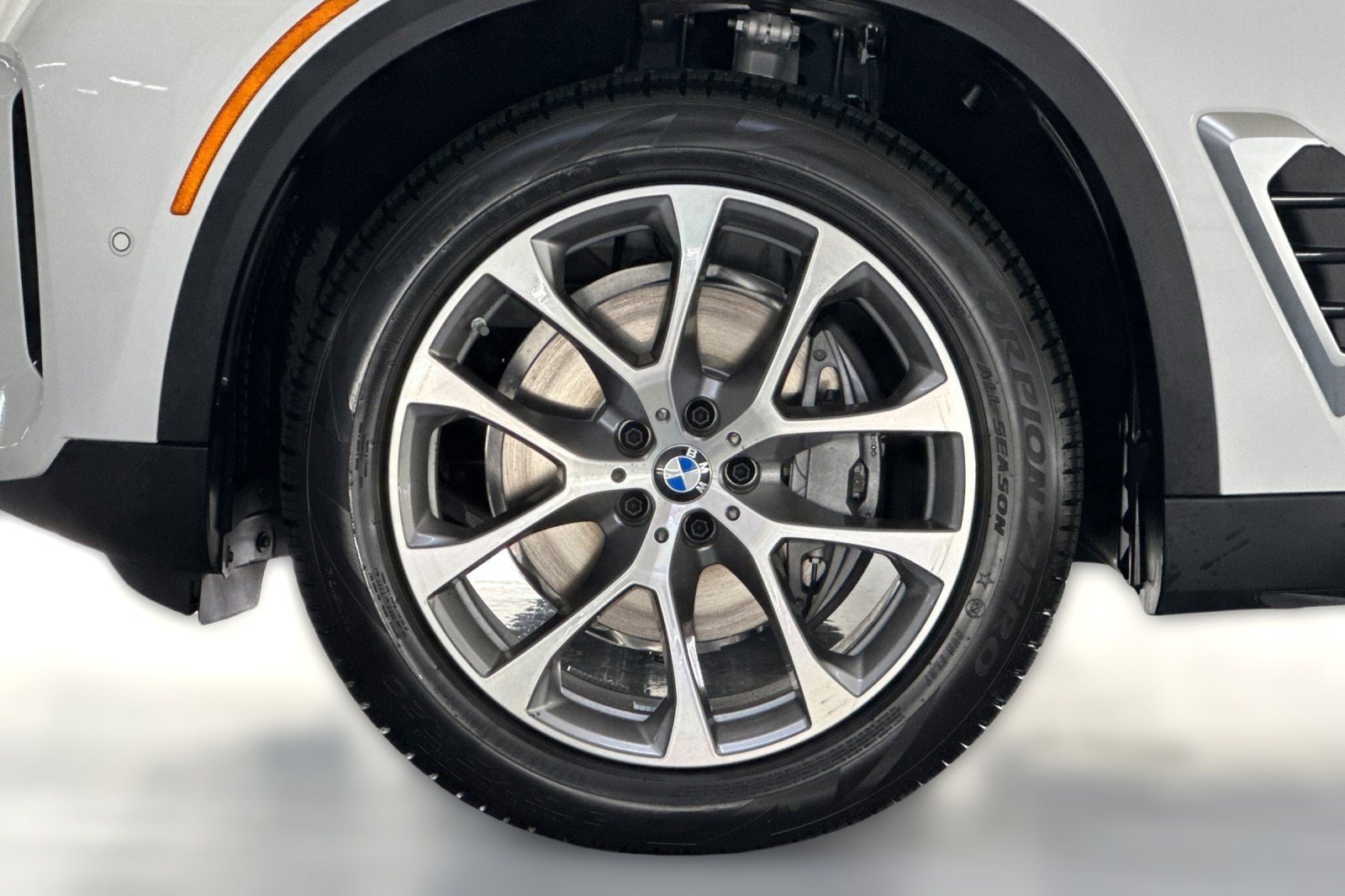 Used 2026 BMW X5 sDrive40i w/ Climate Comfort Package image 11