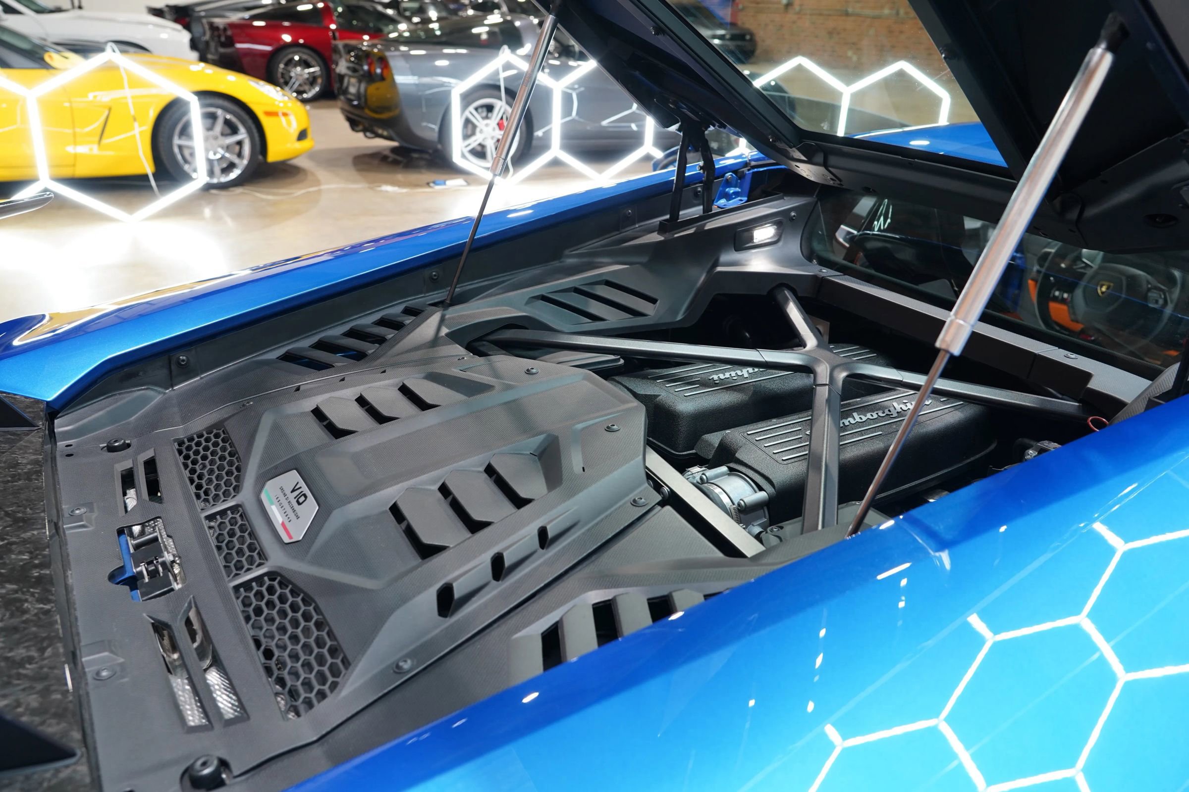 Used 2020 Lamborghini Huracan EVO image 37