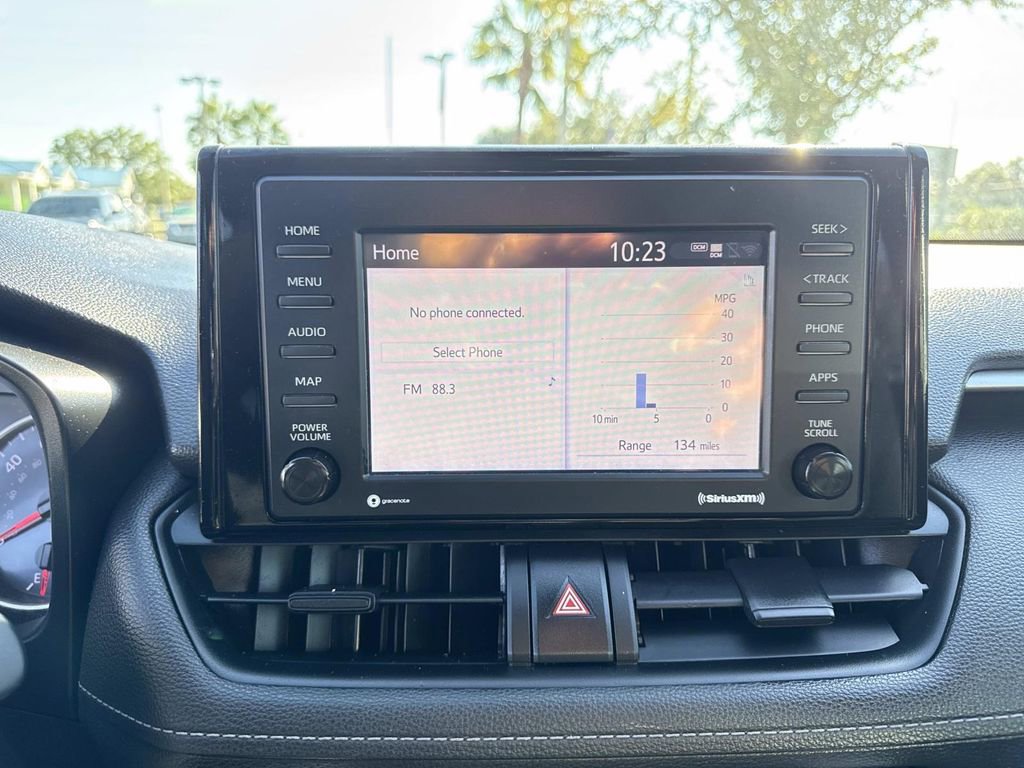 Used 2022 Toyota RAV4 LE image 23