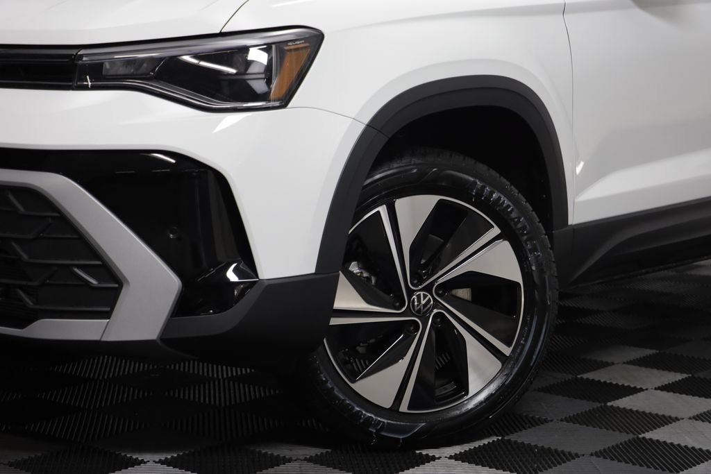 New 2026 Volkswagen Taos SE AWD/4WD image 4