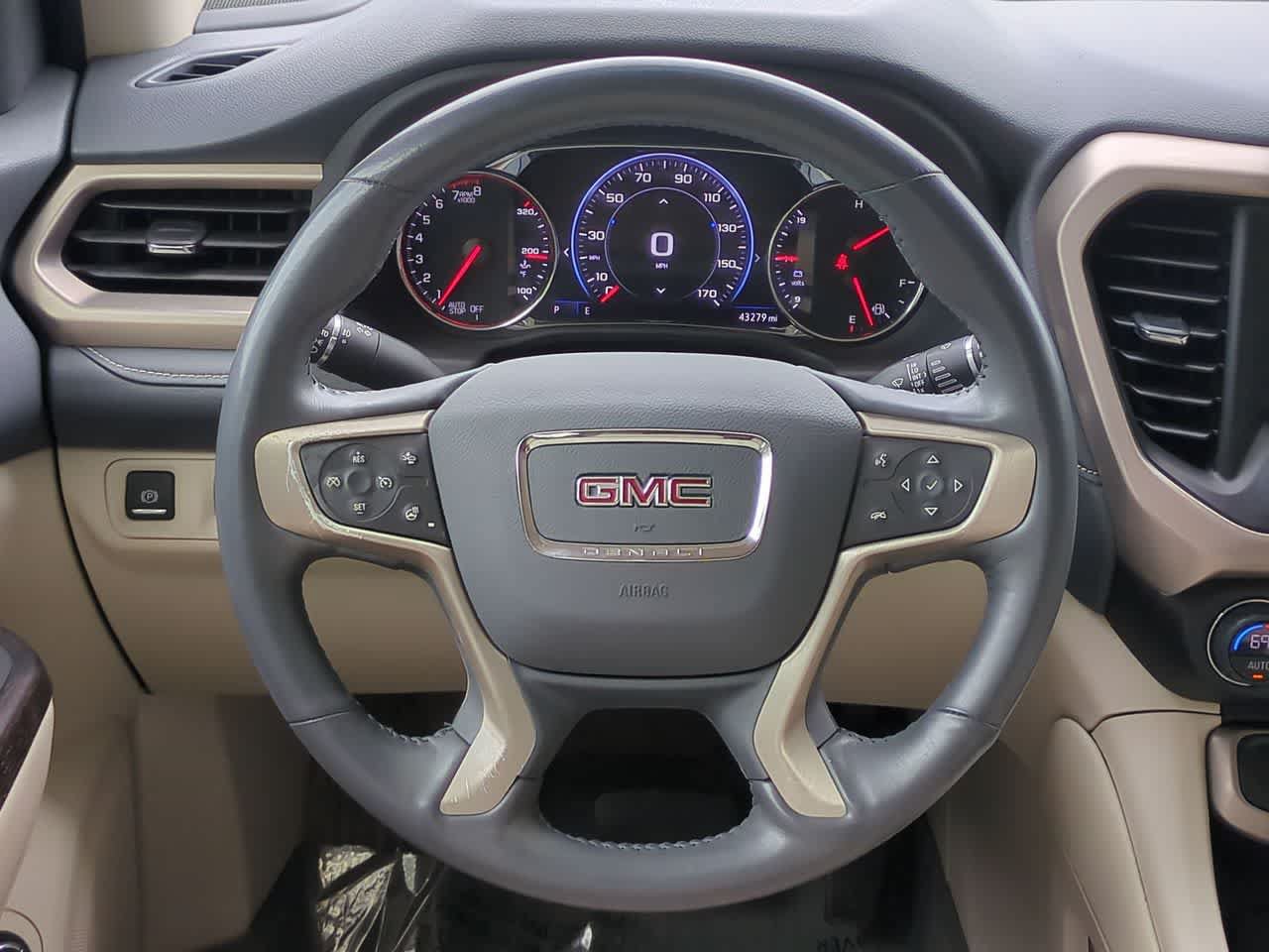 Used 2022 GMC Acadia Denali w/ Denali Technology Package FWD image 23