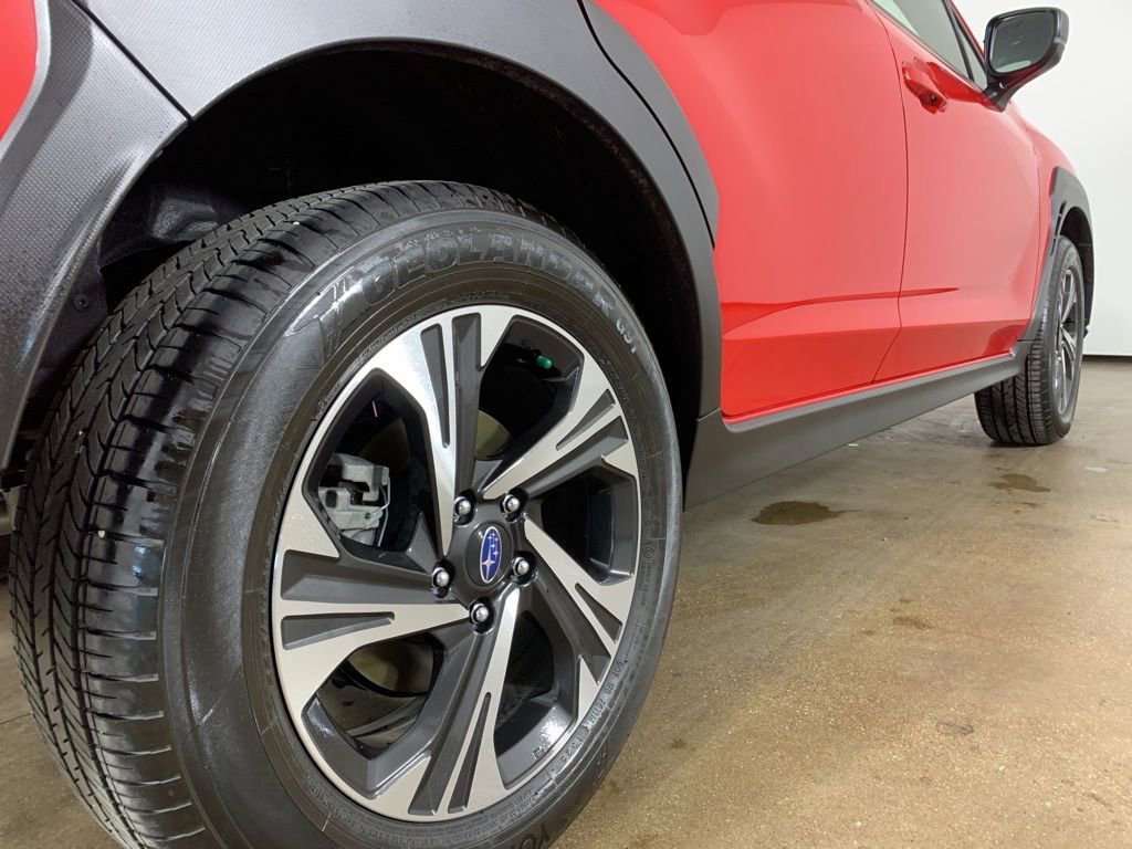 Used 2025 Subaru Crosstrek 2.0i Premium image 9