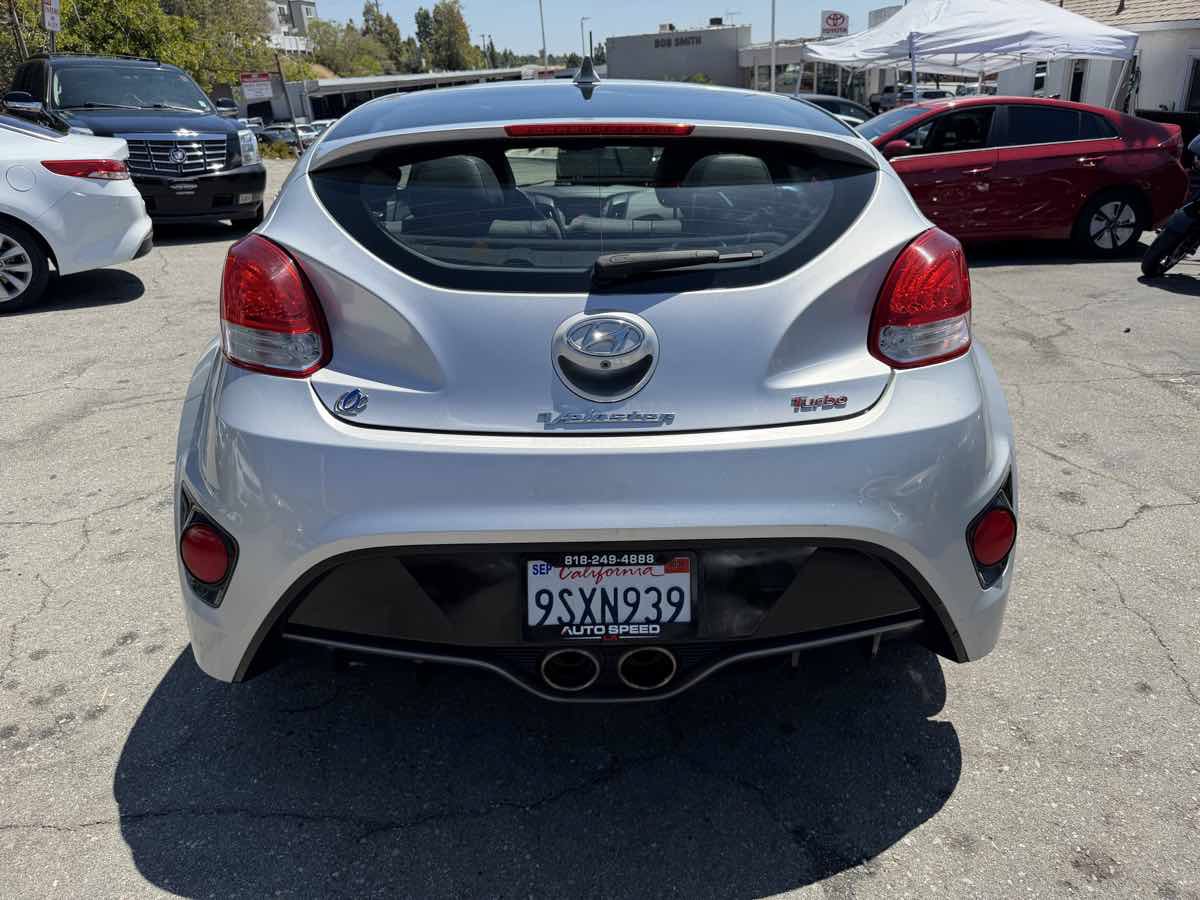 Used 2016 Hyundai Veloster Turbo FWD image 5