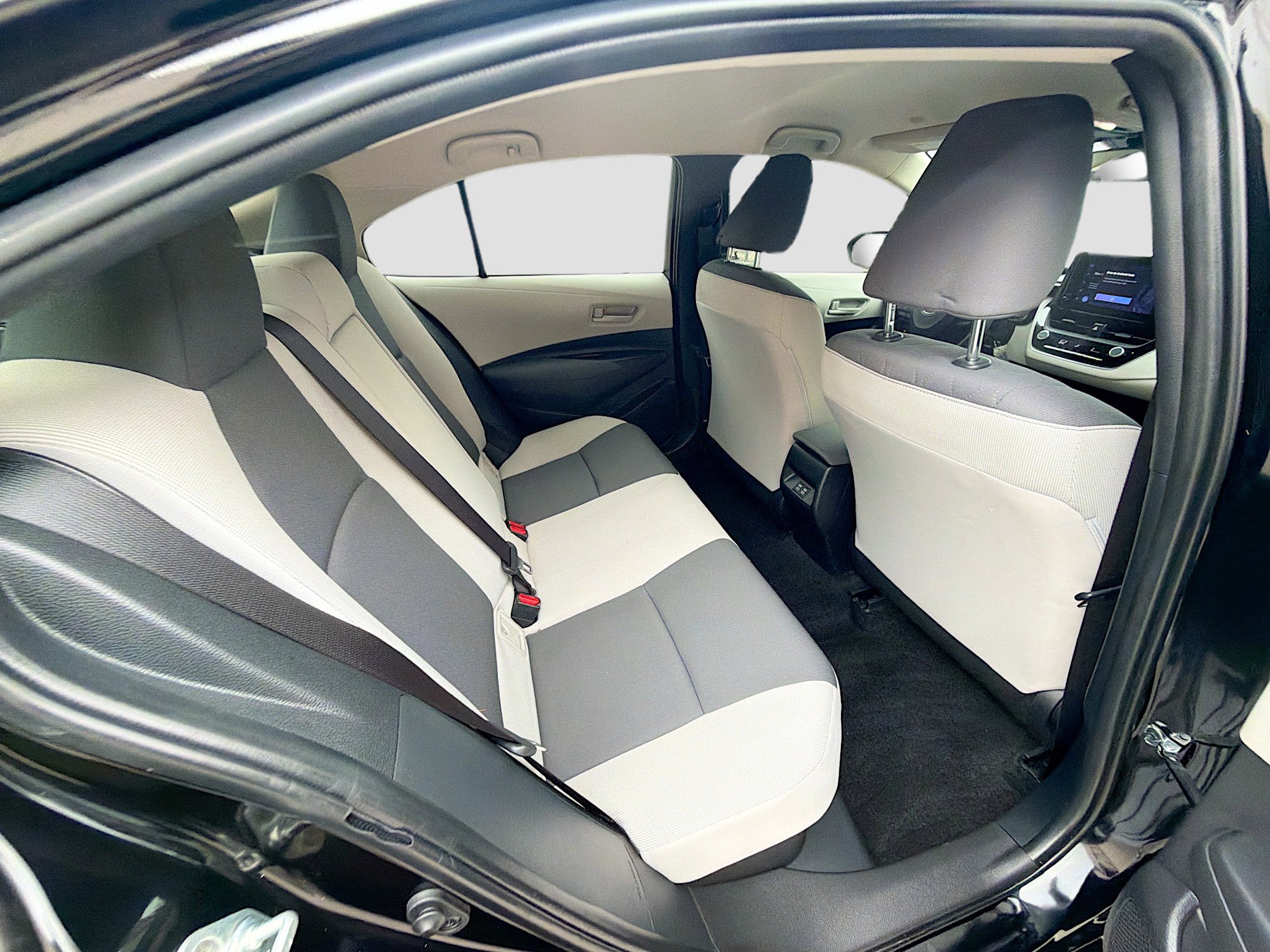 Used 2024 Toyota Corolla LE image 27