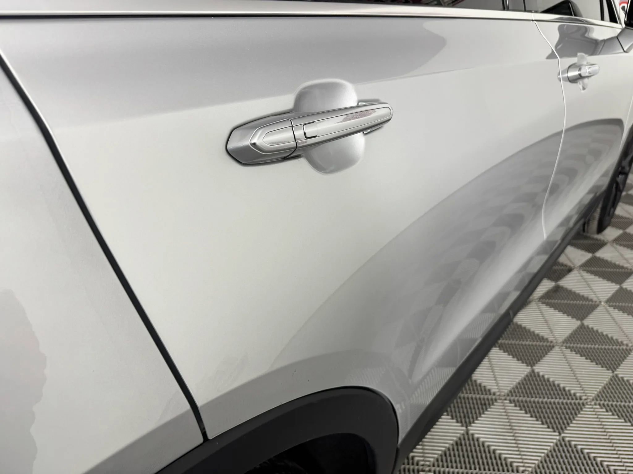 Used 2021 Cadillac XT4 Luxury w/ LPO, Onyx Sport Package AWD/4WD image 33